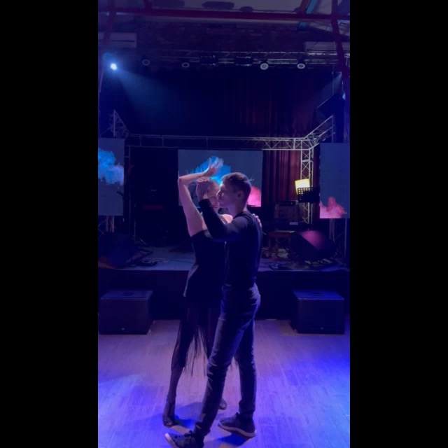 Uzh Salsa LA — відео
